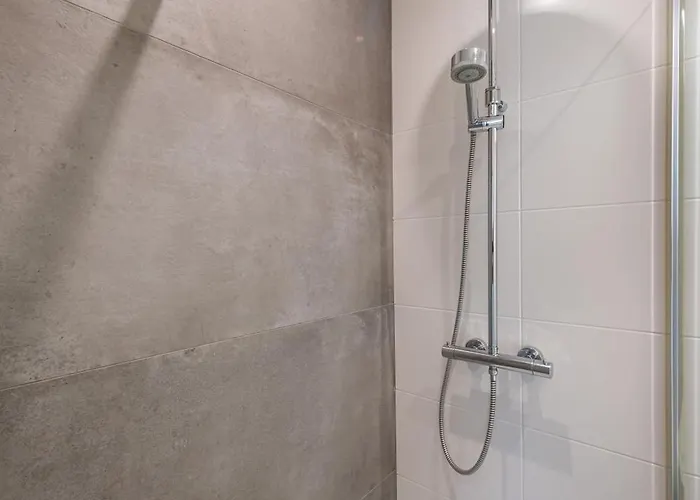 Apartment Renovated 2-bedroom In