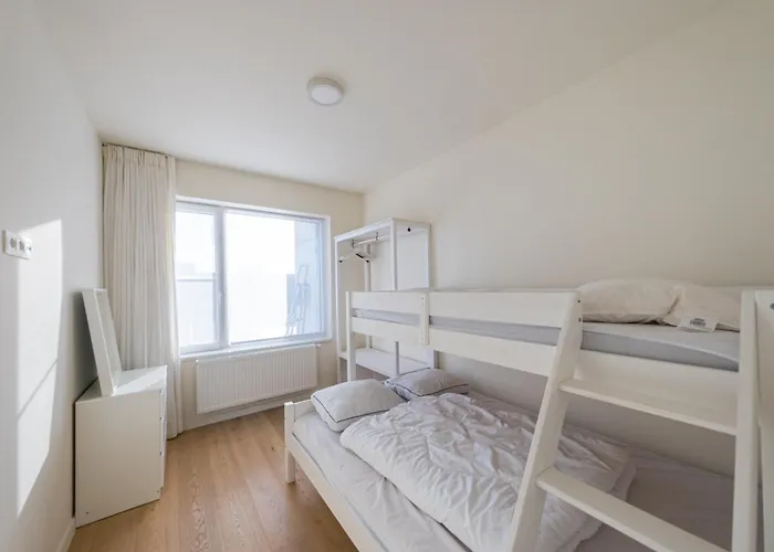 Renovated 2-bedroom In *