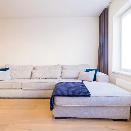 Renovated 2-bedroom In Appartement *