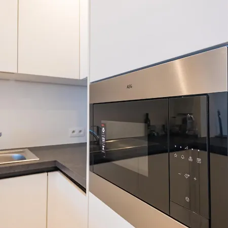 Renovated 2-bedroom In Appartement *