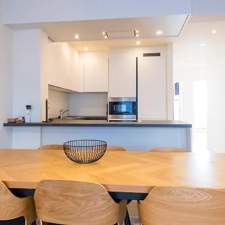 Apartment Renovated 2-bedroom In