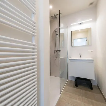 Renovated 2-bedroom In Lägenhet Oostende