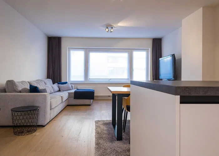 Renovated 2-bedroom In