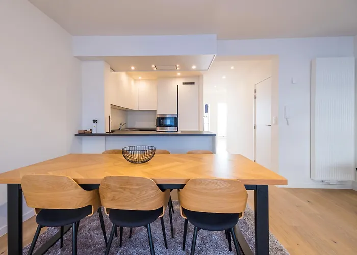 Renovated 2-bedroom In *