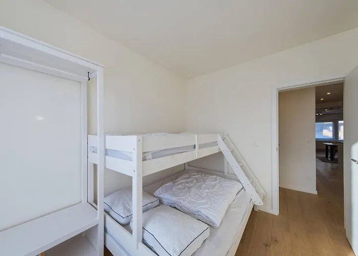 Renovated 2-bedroom In *